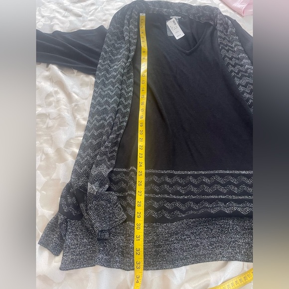 Stylish Black and Gray Women's Sweater - Picture 7 of 9